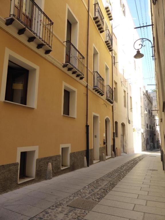 L'Antica Torre Caralis Holiday Cagliari Exteriör bild